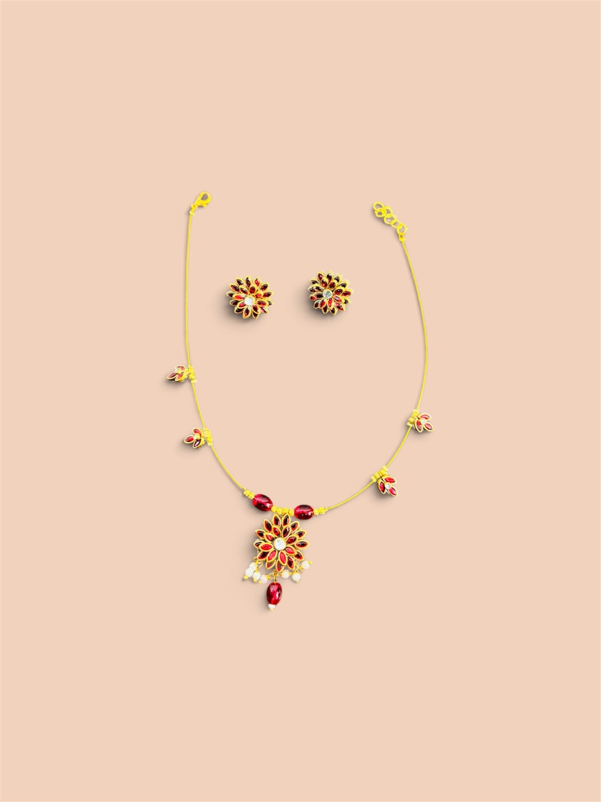 neckpiece red
